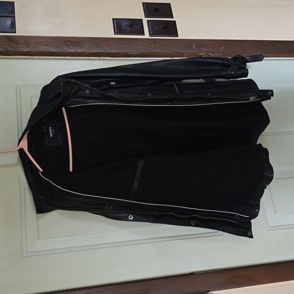 Women's Leather Jacket - Picture 3 of 4